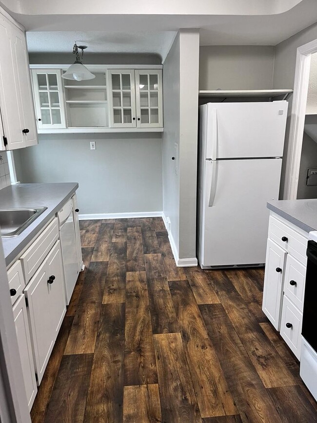 Building Photo - Welcome home!