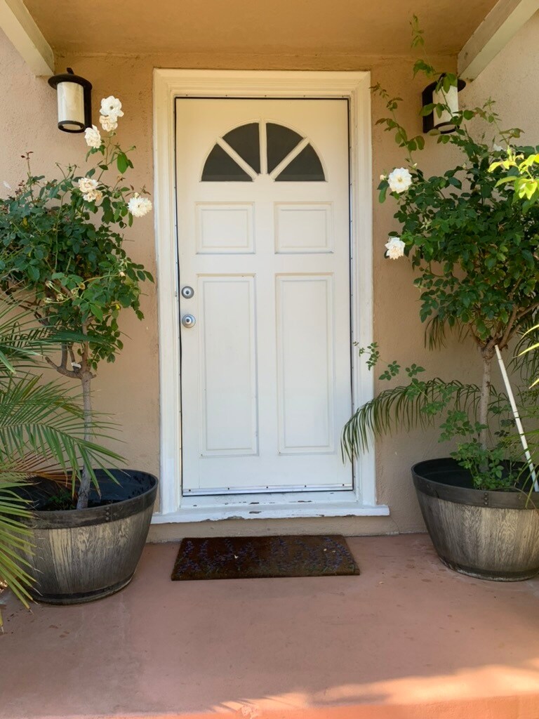 Building Photo - 17565 Bullock St