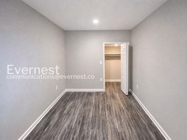 Building Photo - **Move in special**Charming 3-Bedroom Home with Modern Amenities and Prime Location / Available N...
