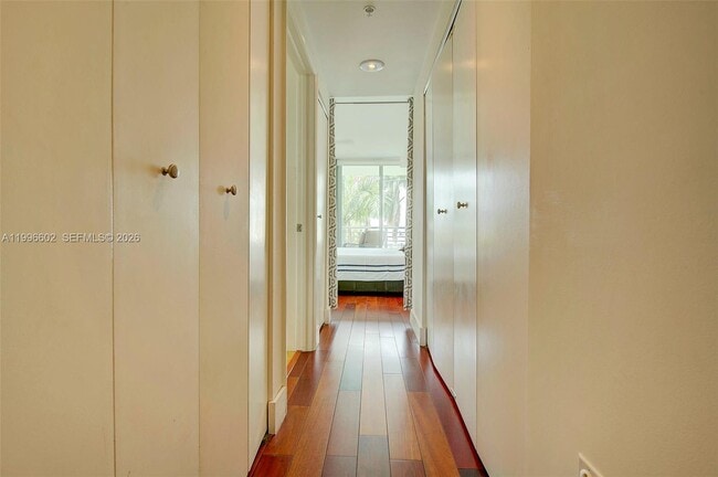 Building Photo - 1577 Bay Rd