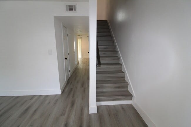 Building Photo - 145 4th Ave