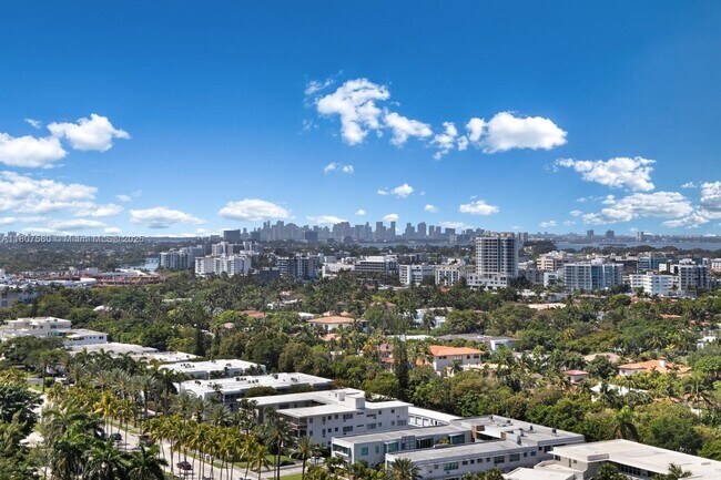 Building Photo - 10205 Collins Ave