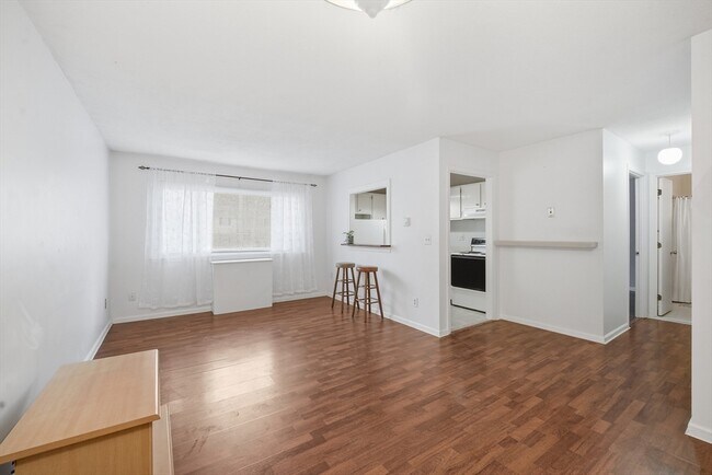 Building Photo - 72 Barrett St