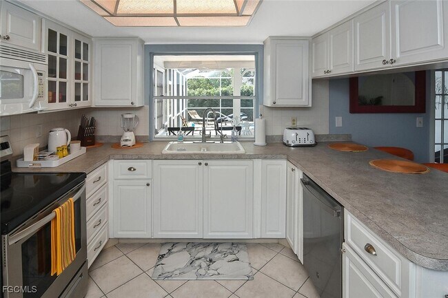 Building Photo - 138 SE 30th St