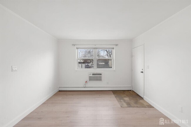 Building Photo - 289 Main St