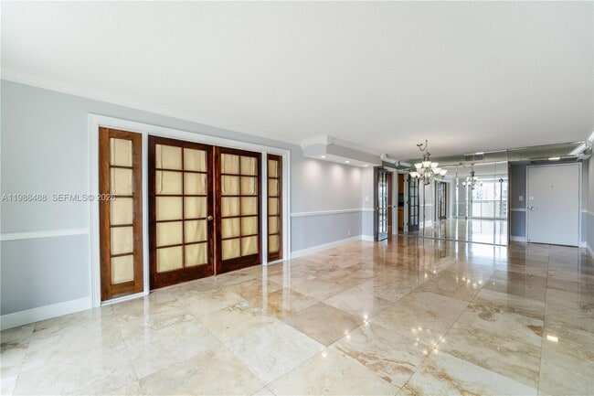 Building Photo - 6039 Collins Ave