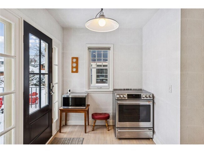 Building Photo - 1197 W Como Blvd