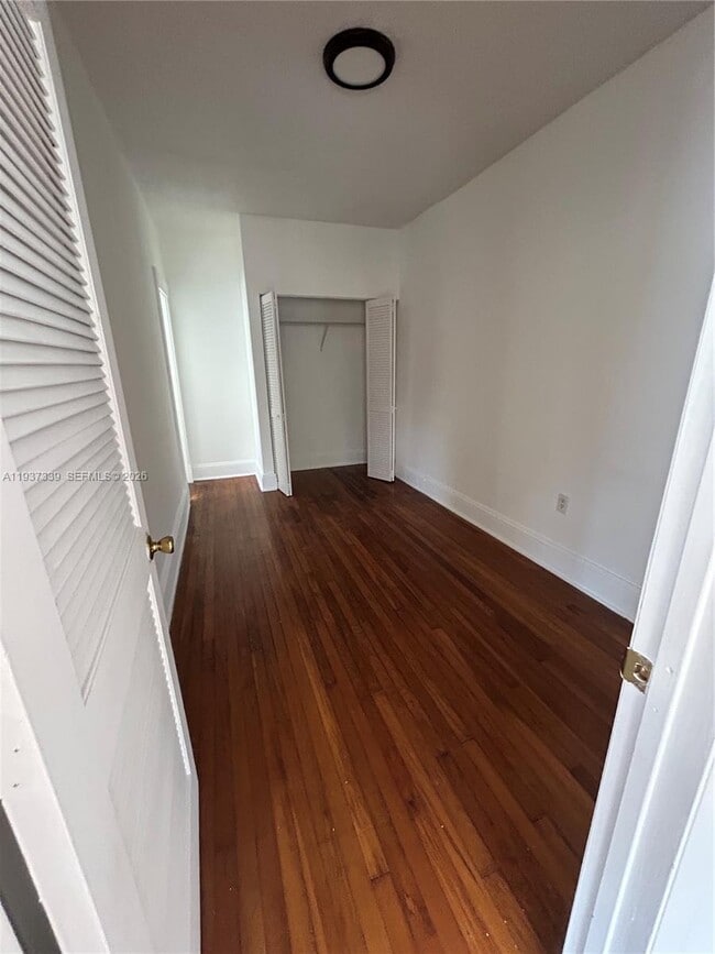 Building Photo - 529 NE 66th St