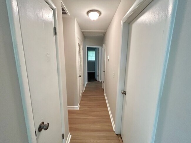 Building Photo - NEWLY RENOVATED - THREE BED/TWO BATH RANCH...