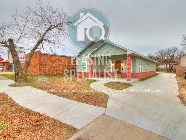 Primary Photo - Central Norman 4 Bed 3 Bath House PRE-LEAS...