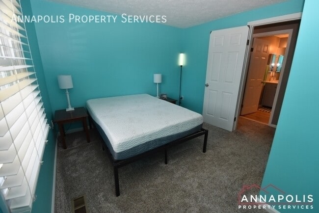 Building Photo - 1663 Canonade Ct