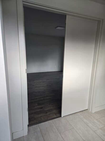1st floor bedroom - 17905 35th Ave SE