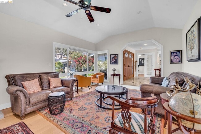 Building Photo - 277 Hidalgo Ct