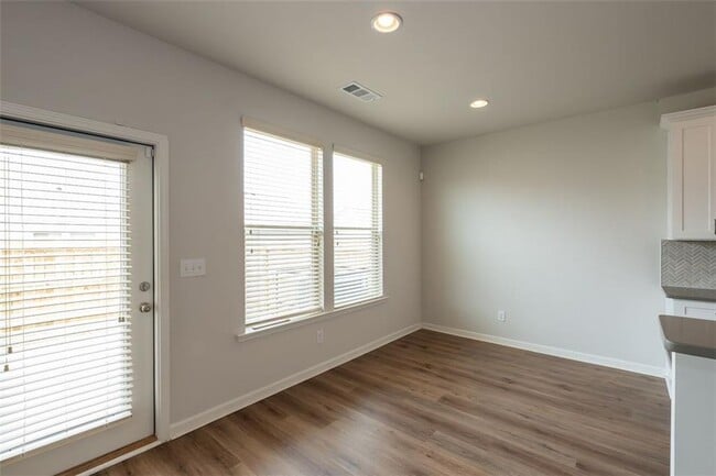 Building Photo - 4013 Park Ln