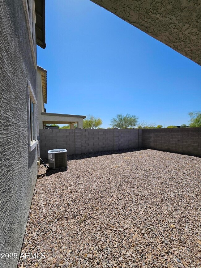 Building Photo - 40537 W Helen Ct