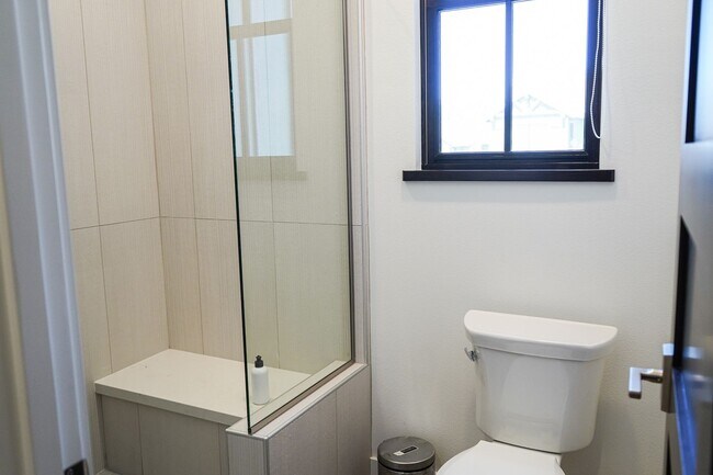 Building Photo - Live Comfortably at CreekHouse – Available...