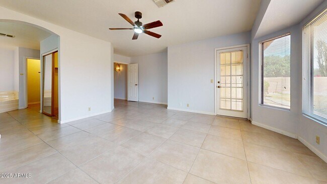 Building Photo - 9814 W Menadota Dr