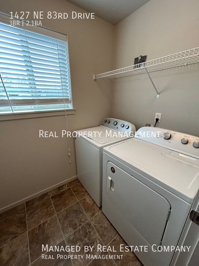 Building Photo - 1427 NE 83rd Dr