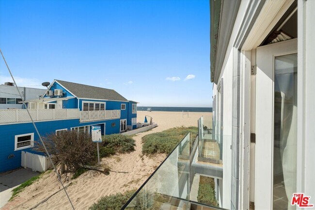 Building Photo - 6419 Ocean Front Walk