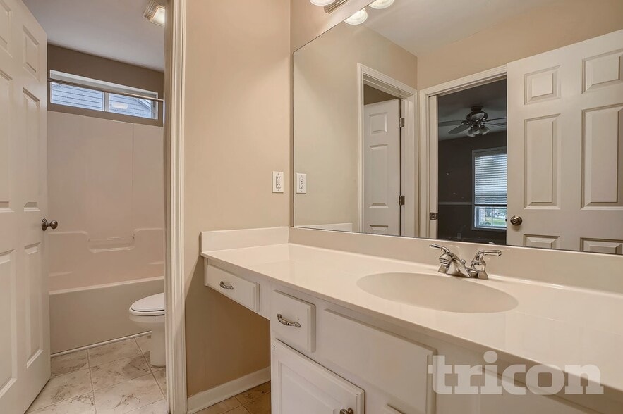 Building Photo - 341 Revolution Dr