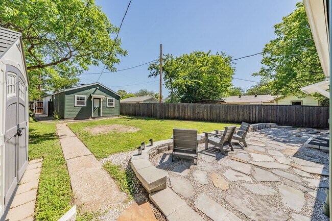 Building Photo - 2157 W Lotus Ave
