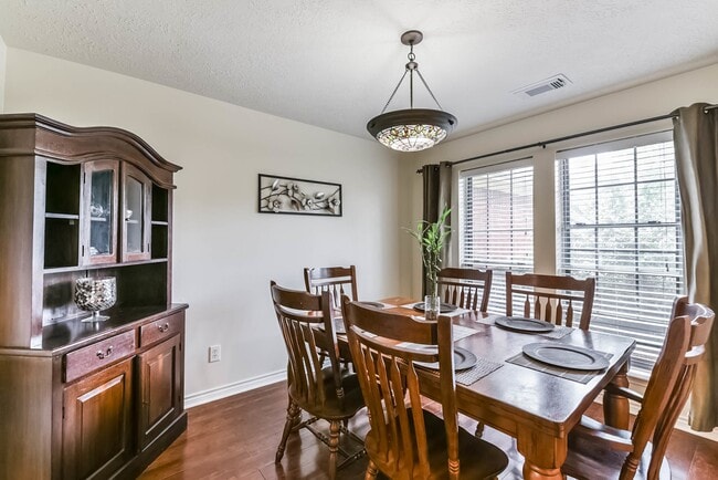 Building Photo - 22314 Rangeview Dr