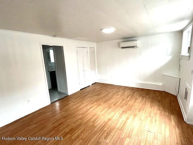 Building Photo - 10 Post St