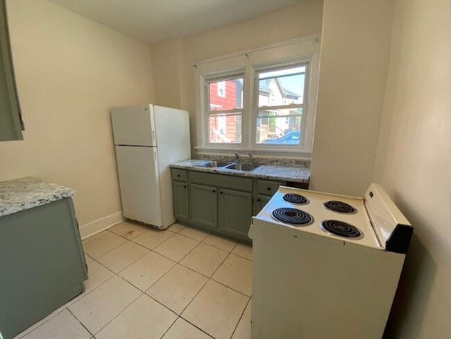 Building Photo - University Park 3BR w/ First-Floor Bedroom...