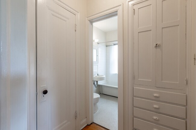 Building Photo - 3220 Girard