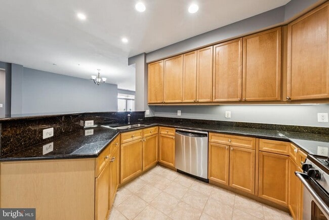 Building Photo - 440 Belmont Bay Dr