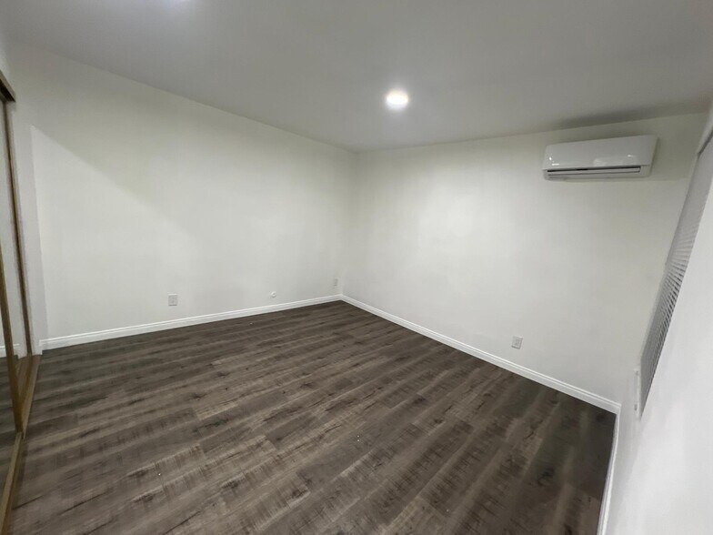 Building Photo - 12014 Kling St