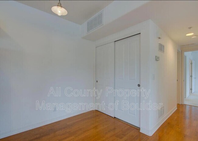 Building Photo - 14300 Waterside Ln