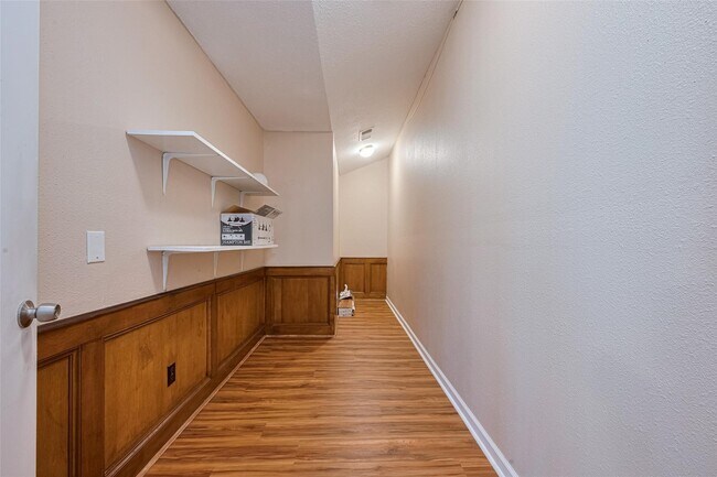 Building Photo - 15827 Beechnut St