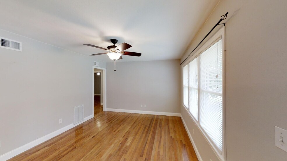 Building Photo - 1801 E 59th St