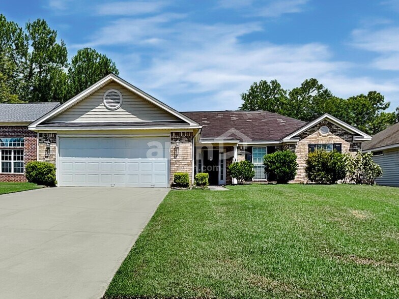 Primary Photo - 139 W Tisbury Ln