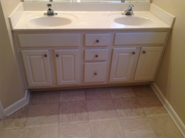 Building Photo - 13436 Planters Row Dr