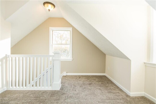 Building Photo - 1061 Orchard Ave