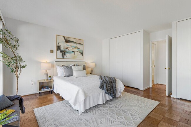 Building Photo - 1280 21st St NW