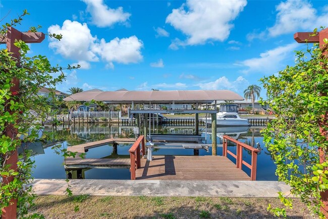 Building Photo - 1012 Spindle Palm Way