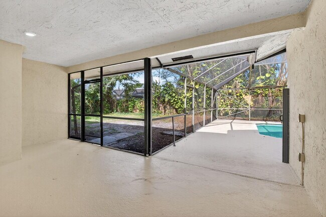 Building Photo - 4135 Bay Laurel Way