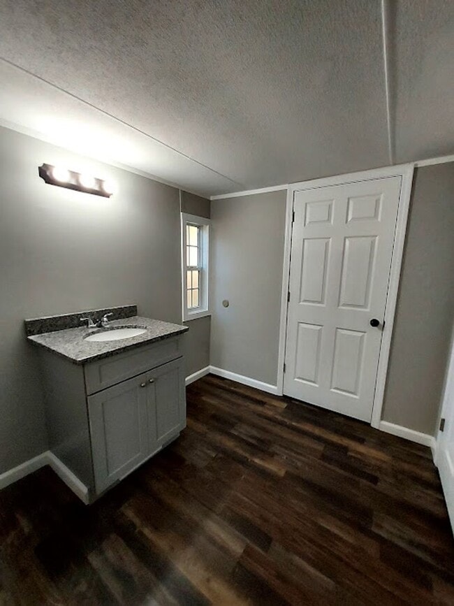 Building Photo - 3 Bedroom Mobile Home in West Pelzer