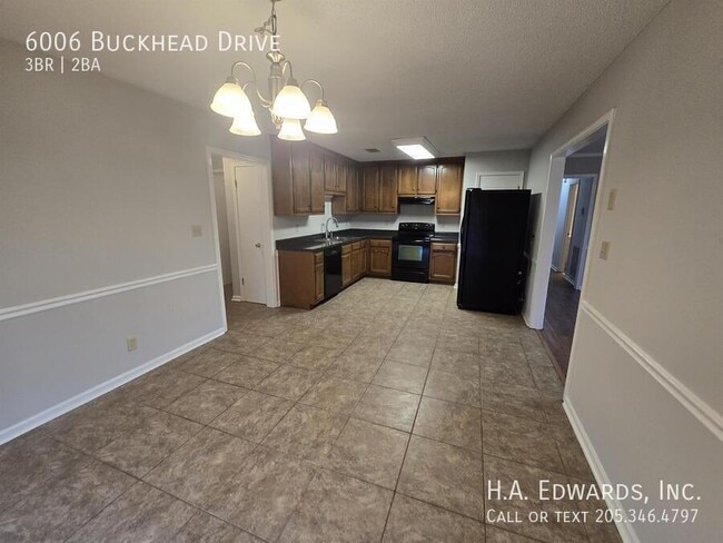Building Photo - 6006 Buckhead Dr