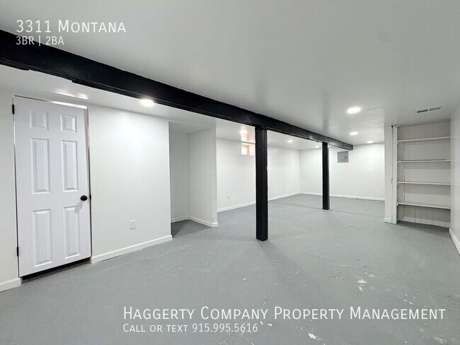 Building Photo - 3311 Montana-