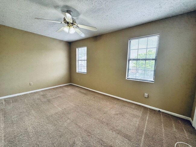 Building Photo - Great Campbell County Location FIRST MONTH RENT FREE