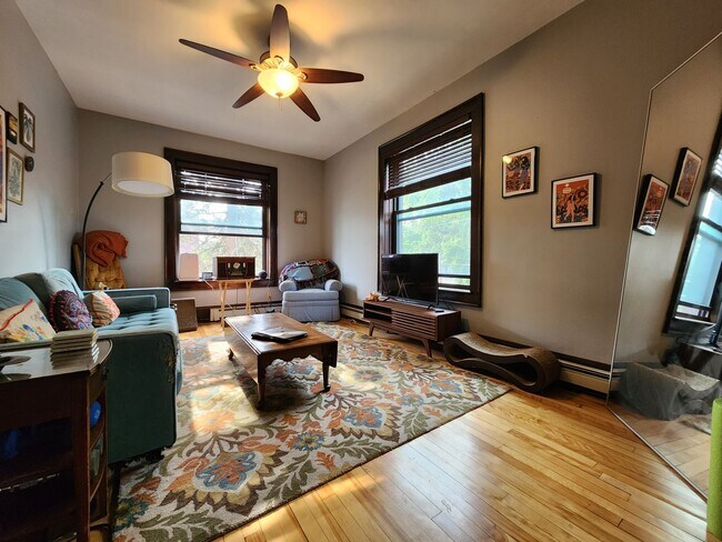 Building Photo - 2200 Dupont Ave S