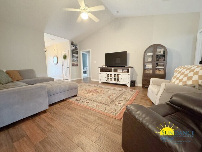 Building Photo - Spacious & Updated 3 Bedroom Home in Niceville-Near Eglin AFB!