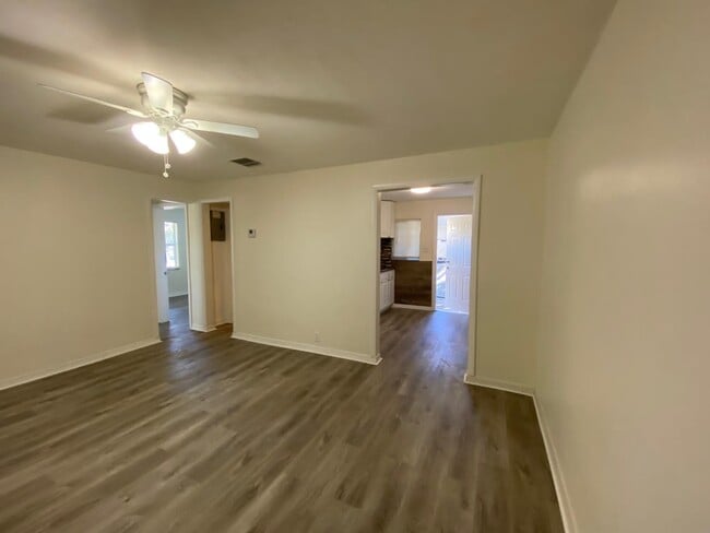 Building Photo - 911 NW 62 Ave