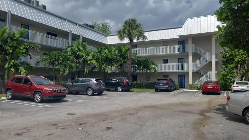 Building Photo - 3000 Riverside Dr