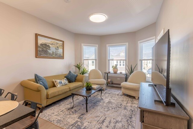 Building Photo - 3049 N Avers Ave