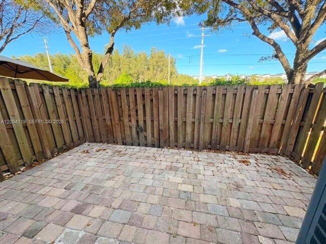 Building Photo - 8361 NW 107 Ct